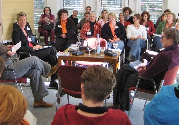 Friedrich-Ebert-Stiftung 2007 Fishbowl: Immer in Bewegung – schneller, schöner, total gesund??
